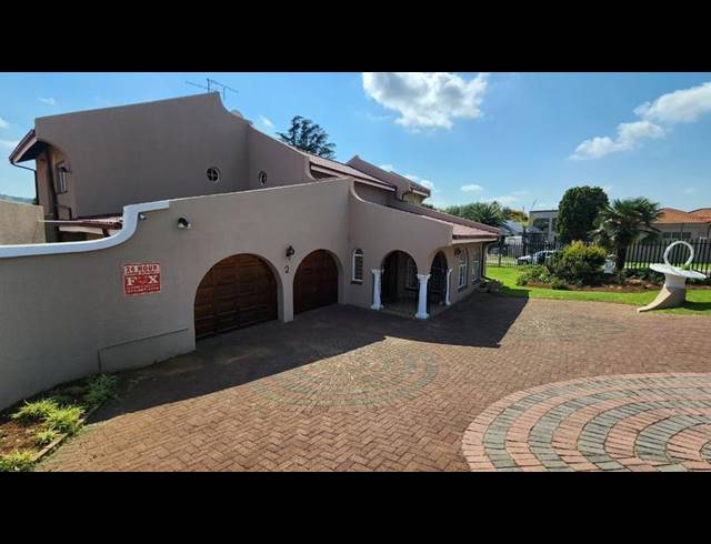 4 BEDROOM HOUSE FOR SALE IN GLENVISTA